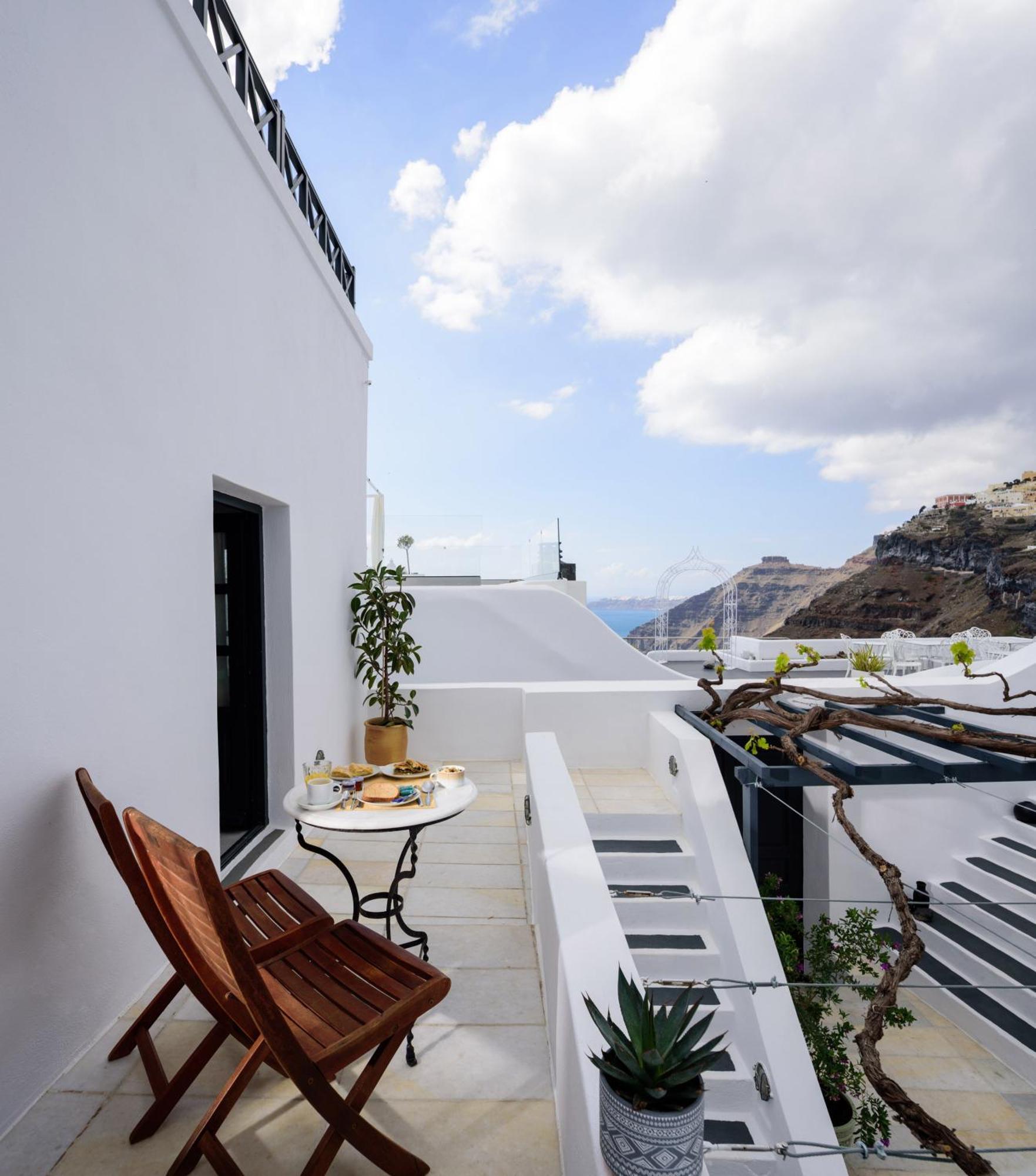 Firalia, Casa In Rock Suites Exterior photo